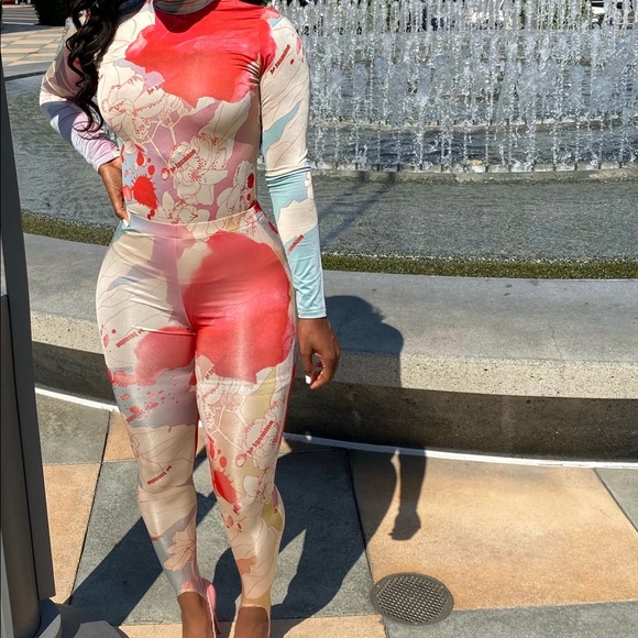 Water color print two piece legging set - Picture 4 of 4